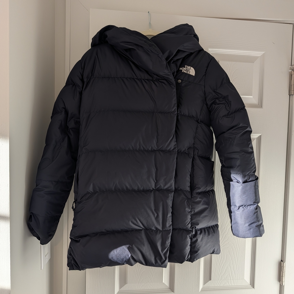 The North Face Women's Side Zip Navy Puffer Jacket